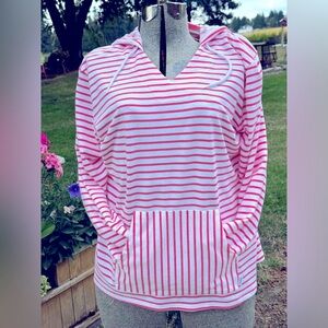 Reebok 1X hooded sweatshirt, pocket in front. Roomy, comfy and like new $13